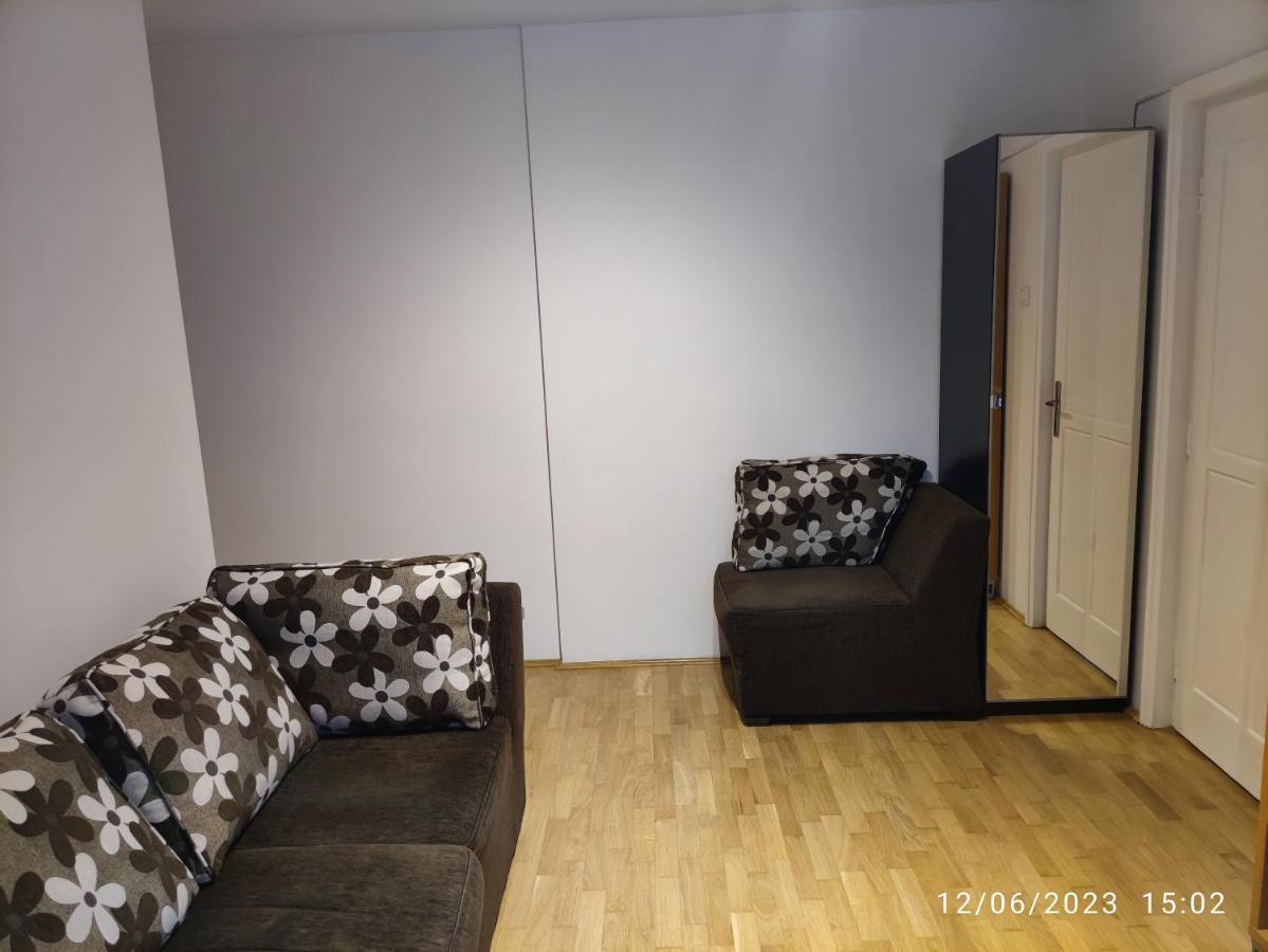 Fabian Central Apartment بوخارست المظهر الخارجي الصورة